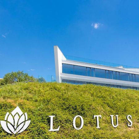 וארנה Lotus Luxury Rooms מראה חיצוני תמונה